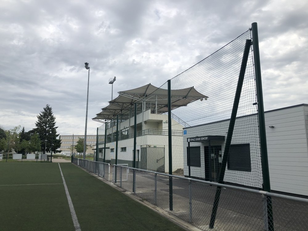 Installation d&rsquo;équipements sportifs et grillages à Tassin-la-Demi-Lune